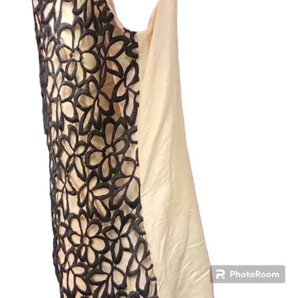 Neiman Marcus - Picture 3 of 8